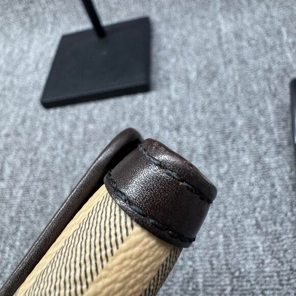 Burberry Leather Wallet 166-032425 - Picture 9 of 14